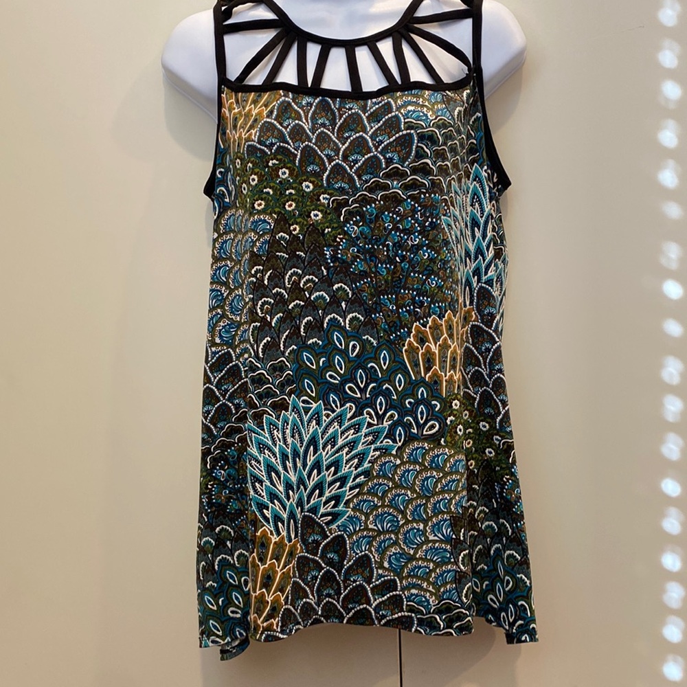 Per Seption Concept L. Colorful 2D house with beautiful print and lively colors